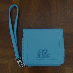 Steve Madden Light Blue Pebble Zip Around Wallet Wristlet EUC